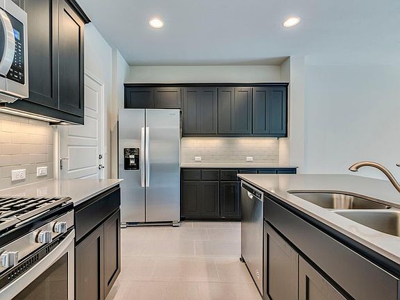 3rd image of 13800 Lyndhurst St Unit 132