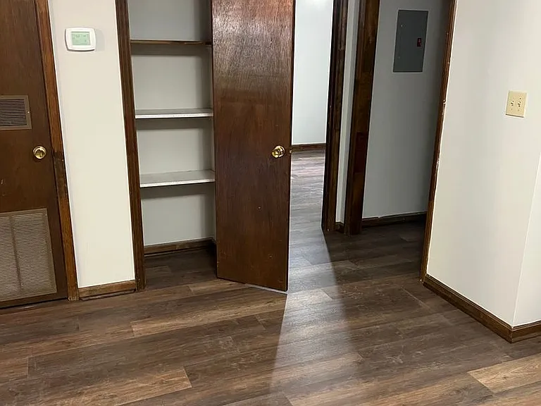 212 Laurie Dr — Photo 6