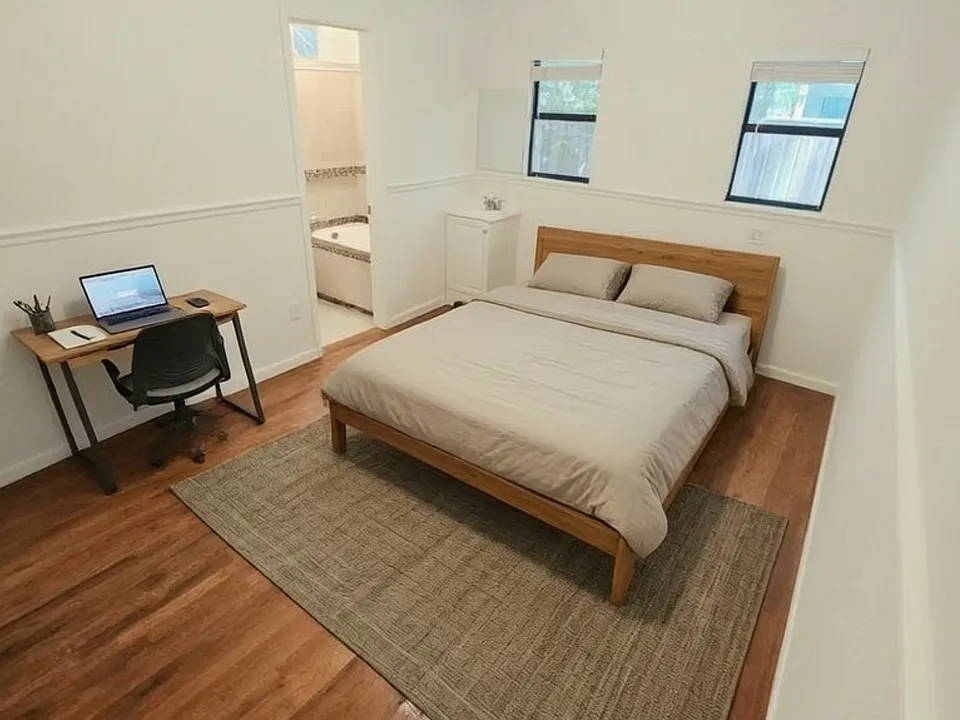 911 Brass St