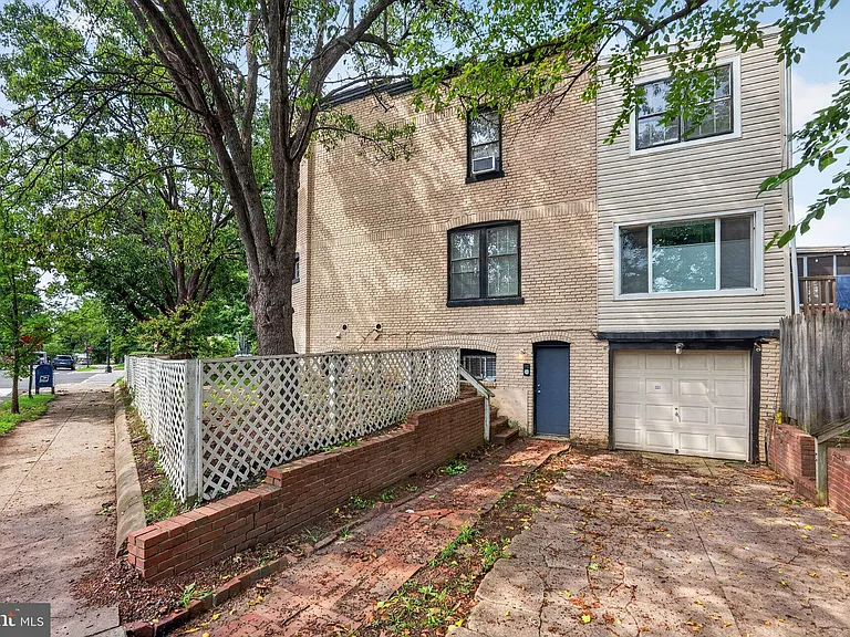 1526 Potomac Ave SE #B — Photo 1