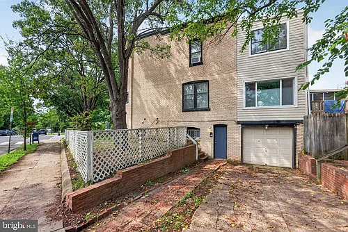 1526 Potomac Ave SE #B Photo 1