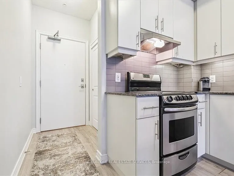 10 Esplanade Ln #215 — Photo 7