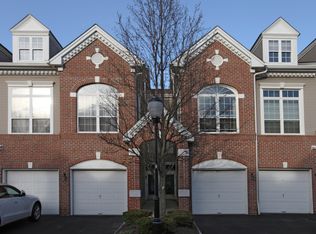 915 Redspire Dr #915, Union, NJ 07083