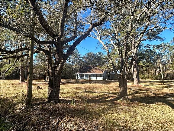 3rd image of 31419 Carolyn Ln