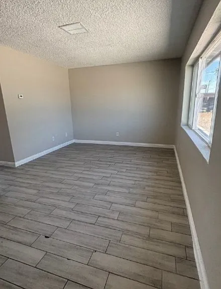 718 W Wilson Ave #103 — Photo 4