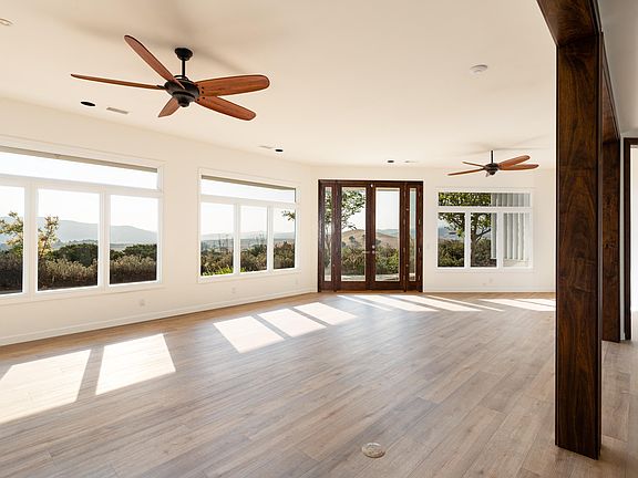 4th image of 1077 Viendra Dr