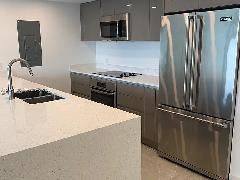 13800 Highland Dr #403 — Photo 4