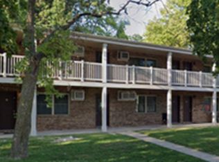 206 E Center St #12, Monticello, IL 61856