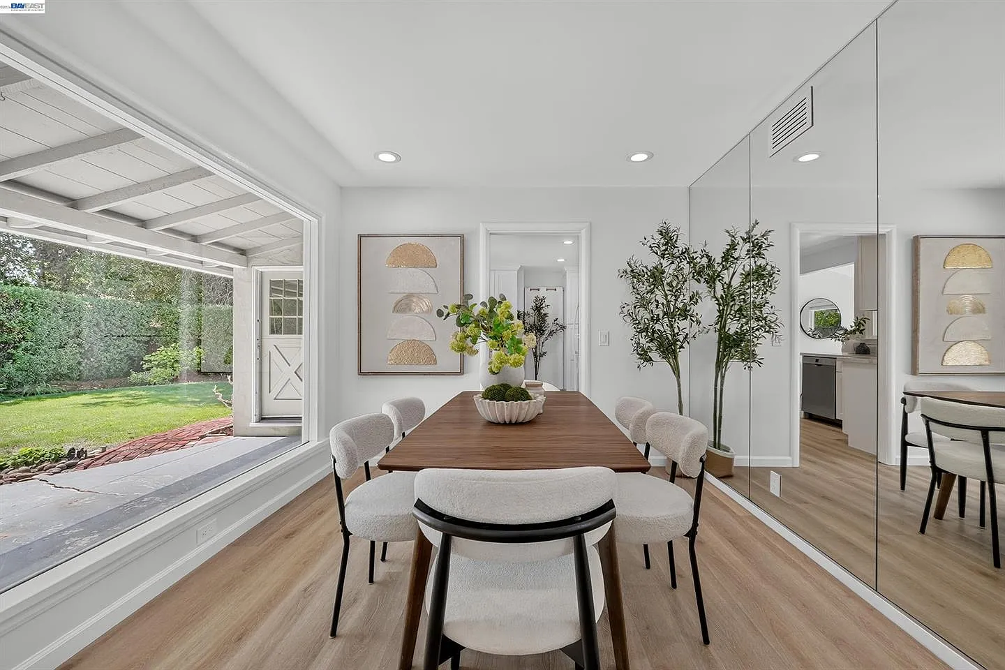 3 bed, 1415 sqft, $7,800 — Photo 3