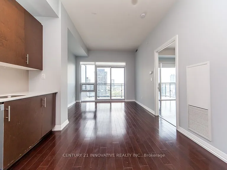 460 Adelaide St E #2023 — Photo 11