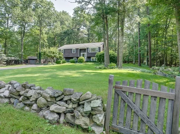 233 Oak St, Norton, MA 02766