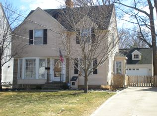 27103 Russell Rd, Bay Village, OH 44140