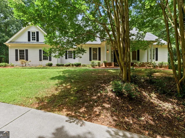 16 Club Dr, Newnan, GA 30263