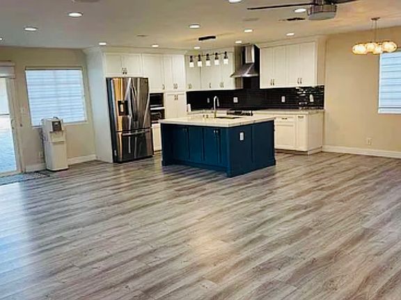 3rd image of 10044 Bevis Ave