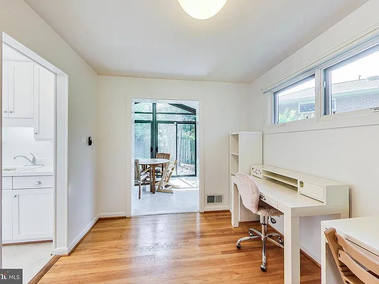 6515 E Halbert Rd — Photo 11