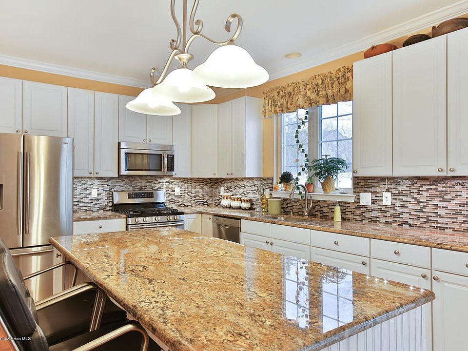 1st image of 2403 Forest Cir