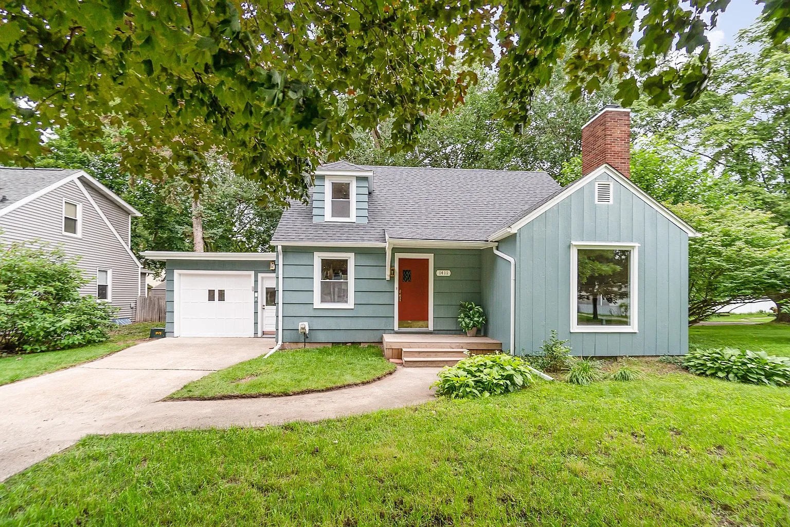 1411 Helen St photo 1
