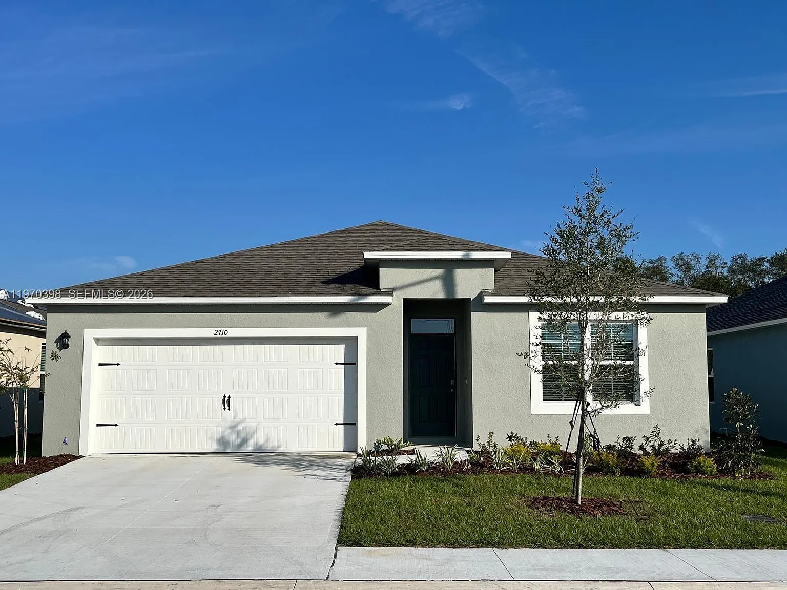 4 bed, 2.0 bath, $2,200 — Photo 1