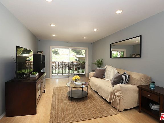 2nd image of 1517 E Garfield Ave APT 55