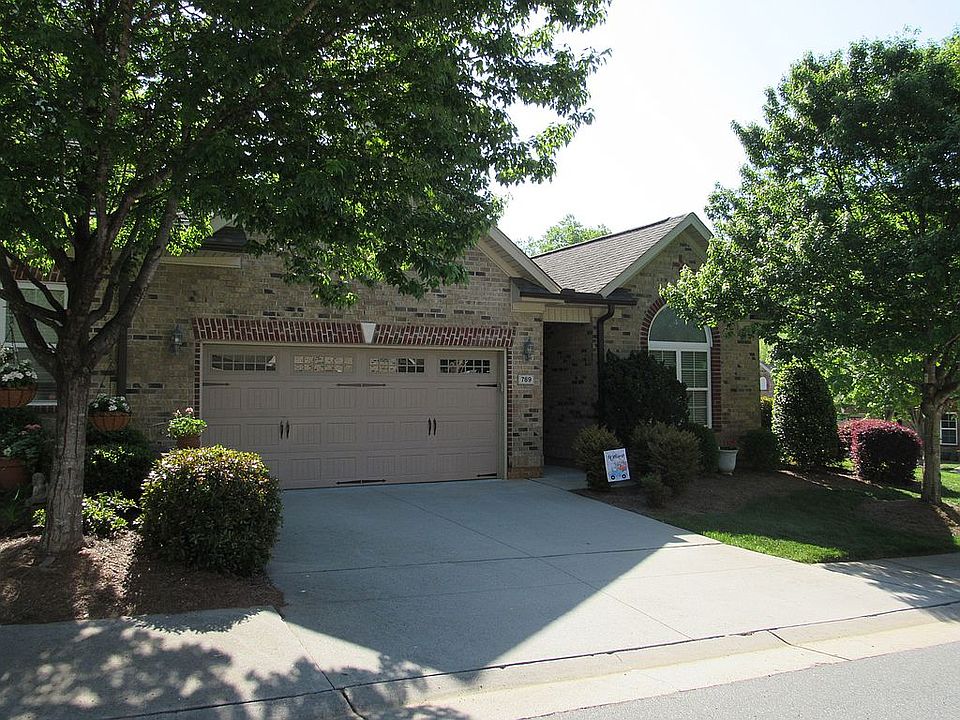 Front Shows 2 Car Garage