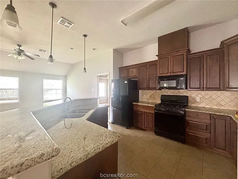 4206 Carnes Ct S — Photo 7