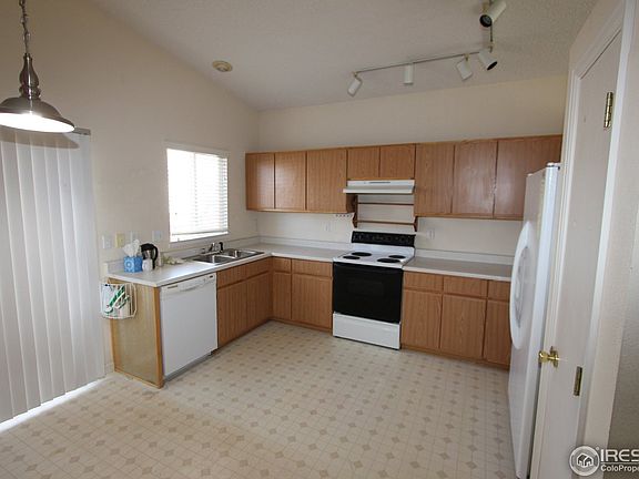3rd image of 1903 Clover Creek Dr