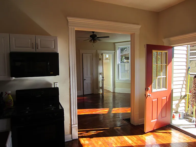2015 Corning Ave — Photo 6