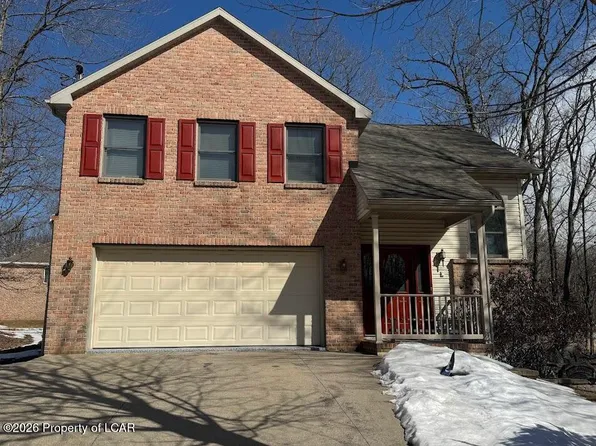 89 Glen Eagles Dr, Hazle Township, PA 18202