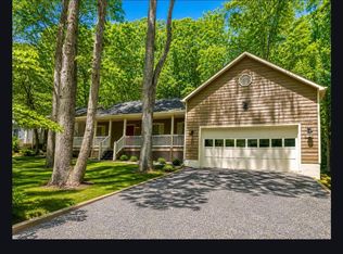 1002 Eastover Pkwy, Locust Grove, VA 22508