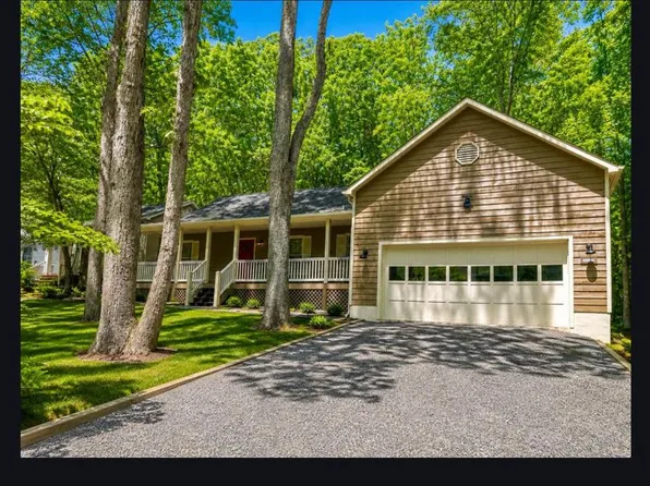1002 Eastover Pkwy, Locust Grove, VA 22508