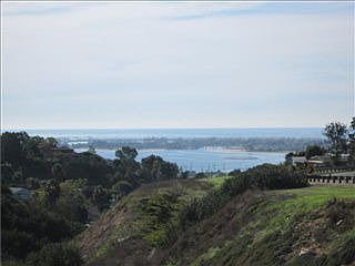 2nd image of 3672 Clairemont Dr Unit 3B