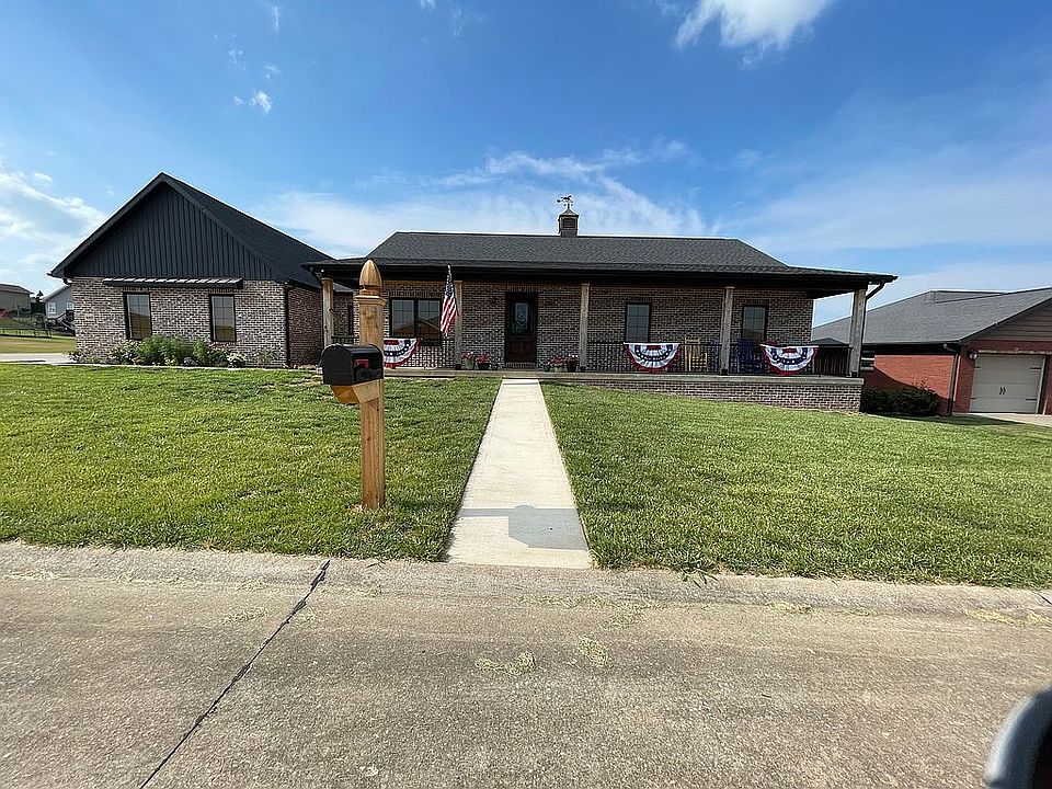1st image of 682 W Deerwood Dr