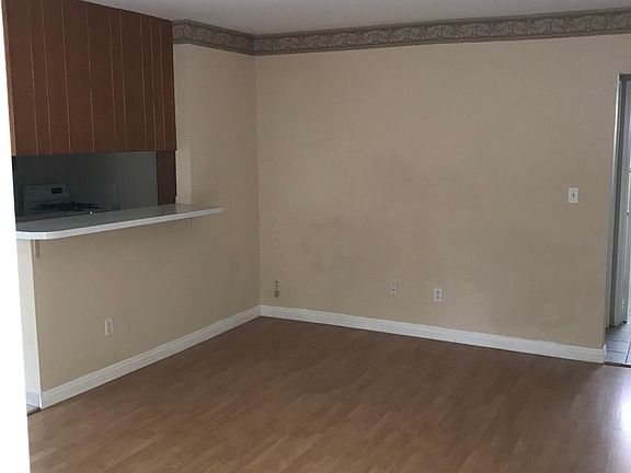 2nd image of 646 Maltman Ave APT 3