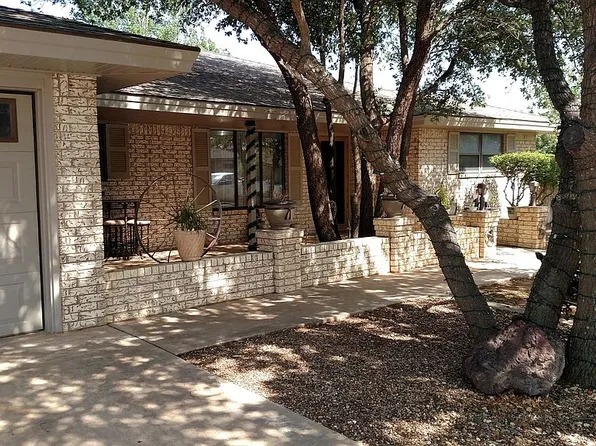 2111 Tech Dr, Levelland, TX 79336