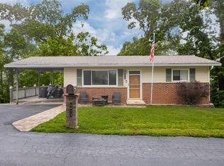 6413 Randy Dr, Imperial, MO 63052