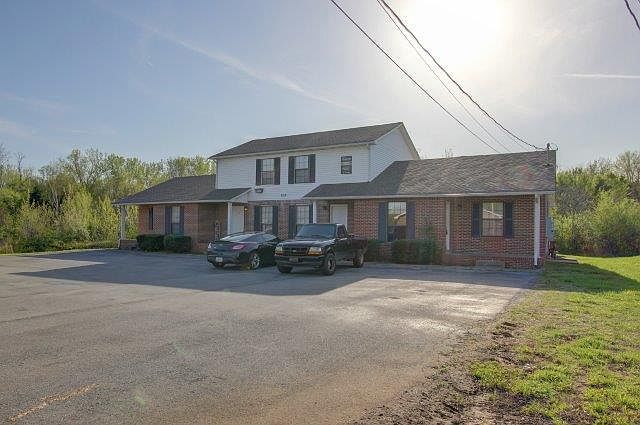 1st image of 820 Golfview Pl