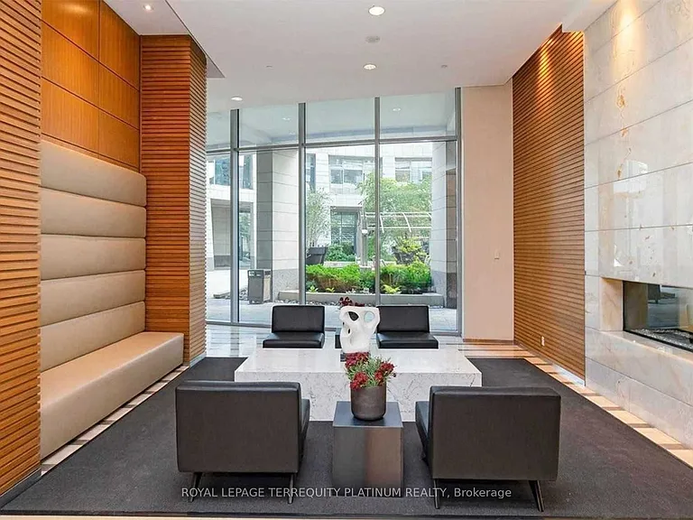 2191 Yonge St #2703 — Photo 12