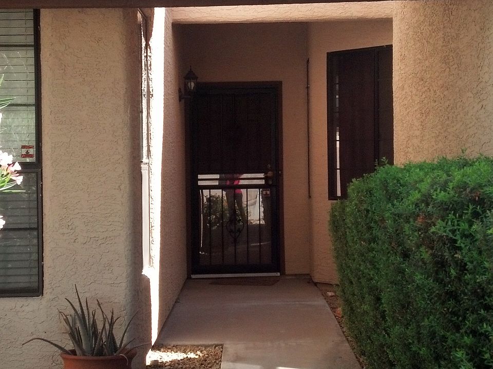 1st image of 10865 N 117th Way