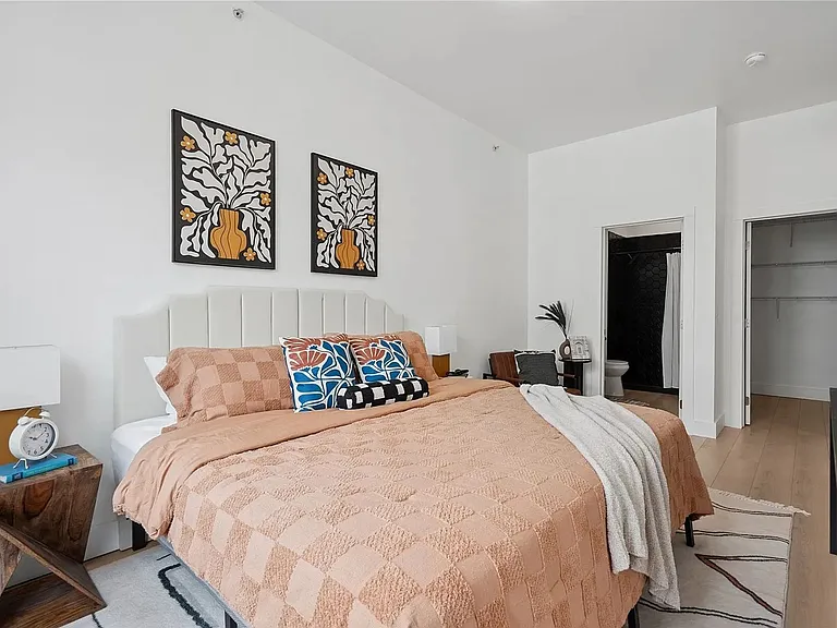 400 E Locust St #213 — Photo 15