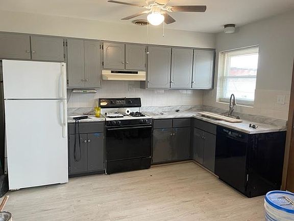 2nd image of 9826 Glenmont Dr