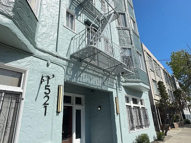1521 3rd Avenue — Photo 2