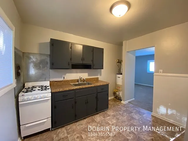 2105 Phaup St #2 — Photo 9