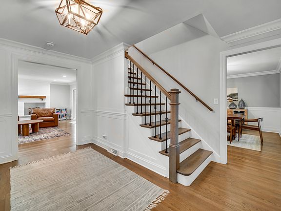 2nd image of 13 Dukes Ln