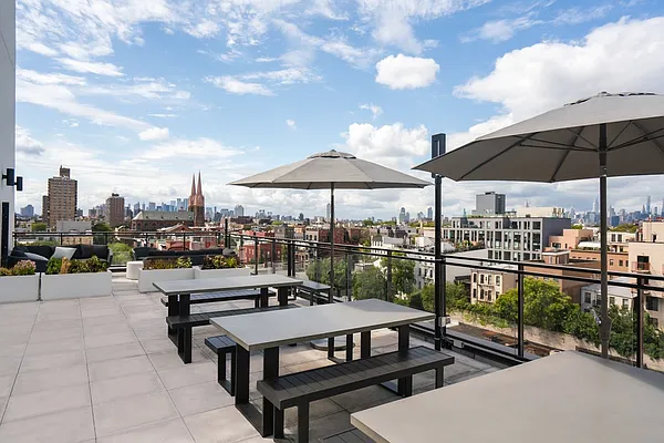 Rented by Bold New York | media 40