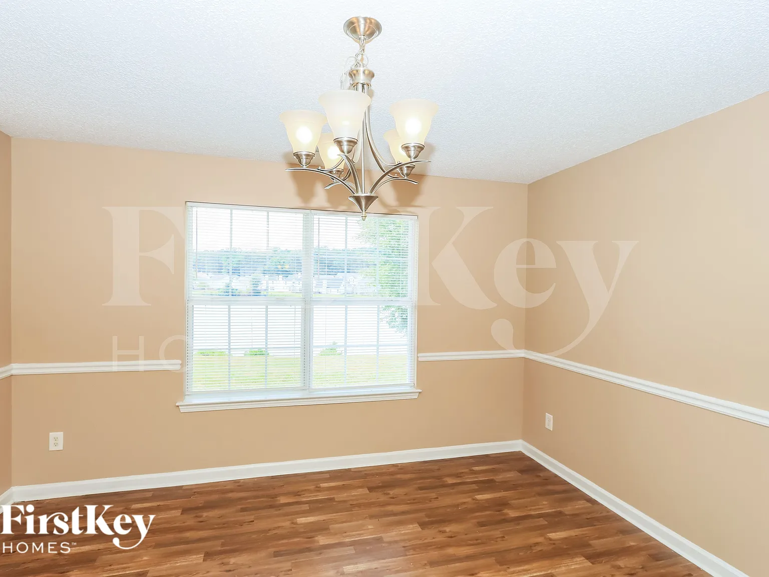4 bed, 2.5 bath, 2686 sqft, $2,735 — Photo 4