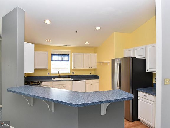 5th image of 3903I Fullerton Ct #U3909-i