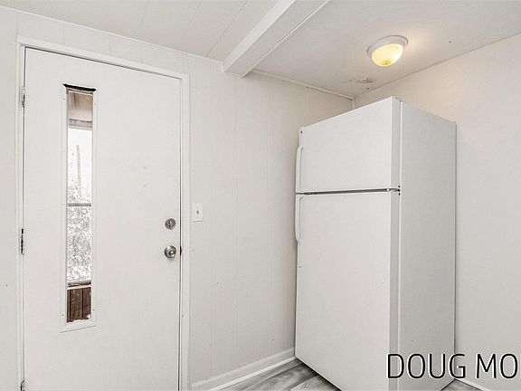 5th image of 2255 Gaynor Ave NW