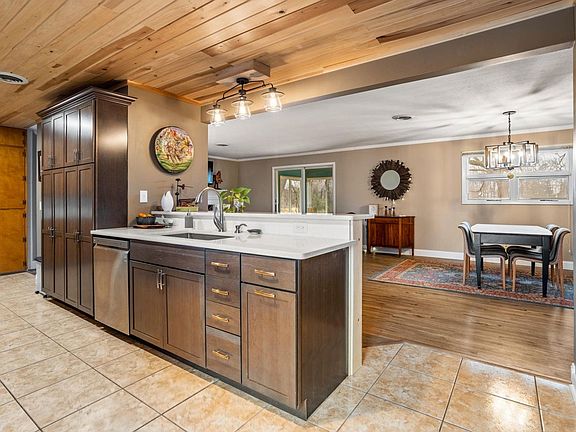 4th image of 2511 Larkspur Dr