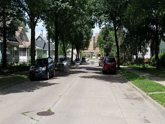 4th image of 4322 Girard Ave N
