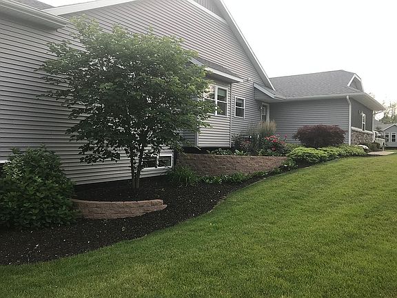 5th image of 8109 Amber Crest Dr SW